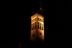 Georg-Viktor-Turm bei Nacht