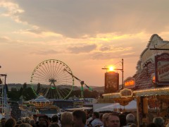 Sonnenuntergang auf dem Bad Arolser Viehmarkt 2014