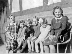 Kinder in Mengeringhausen 1953